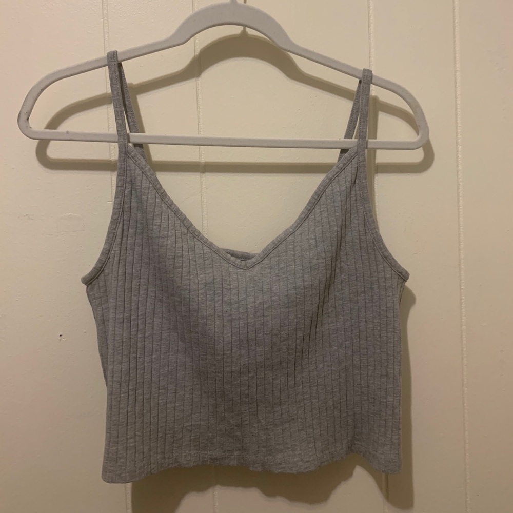 V-neck cropped tank top